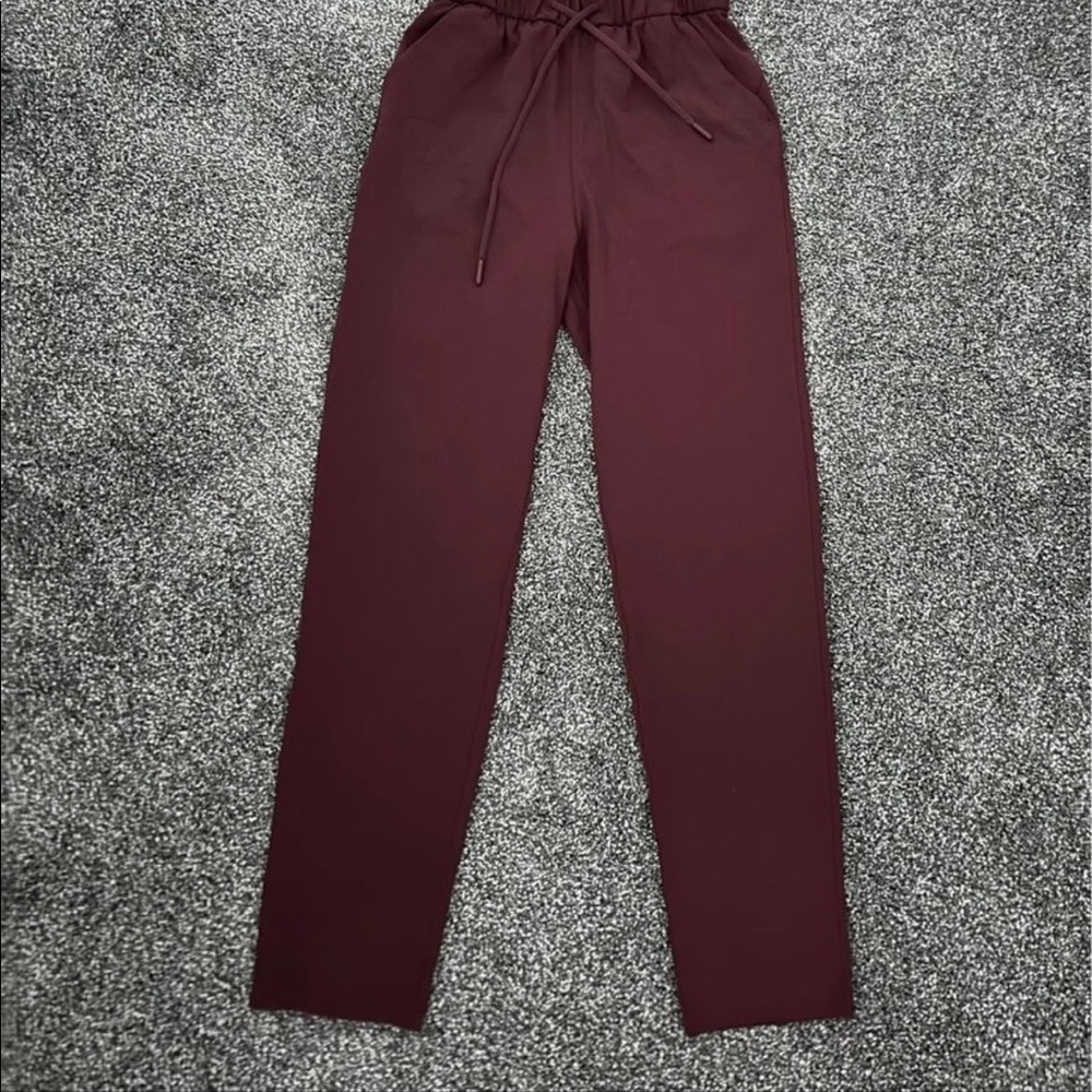 Never worn Lululemon Joggers, burgundy red!